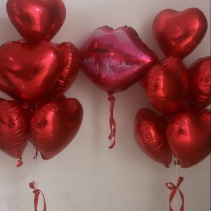 זרי בלונים לבבות ושפתיים