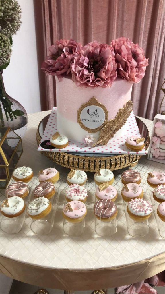 קינוחים מעוצבים ממותגים