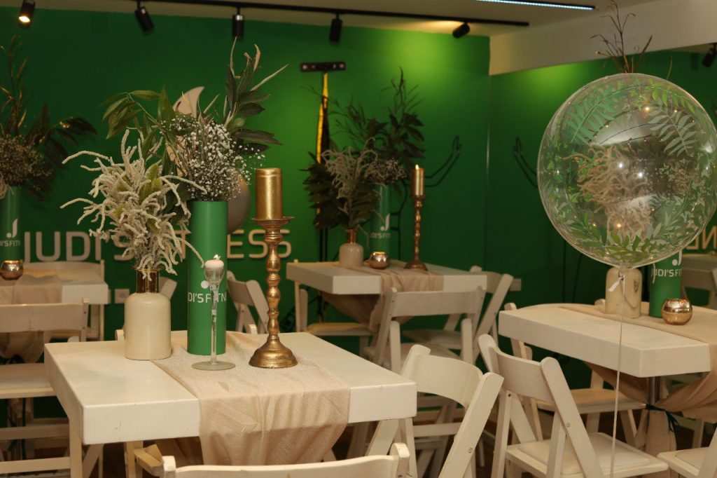 השקה עסקית הרמת כוסית אגרטל ממותג