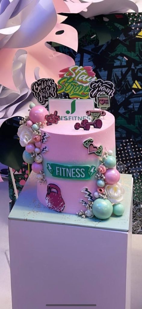 עוגה ממותגת לעסק