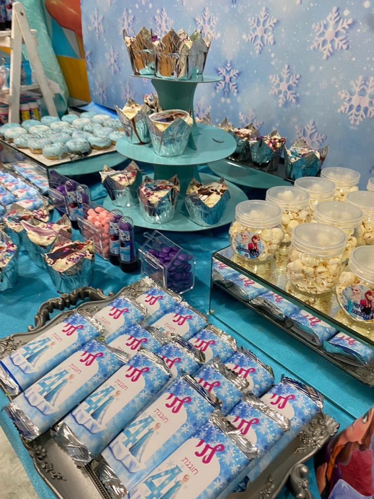 אנה ואלזה עיצובי שולחן וקינוחים מזכרות לימי הולדת