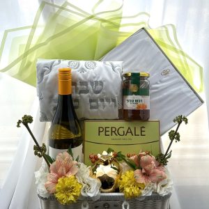 מתנה מהממת כיסוי לחלות פרחים יין ושוקולדים